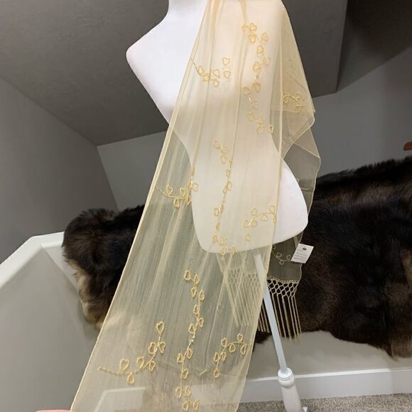 Elegant Strapless Embroidered Floral Lace & beading Fishtail Gown with Shawl - Picture 14 of 16